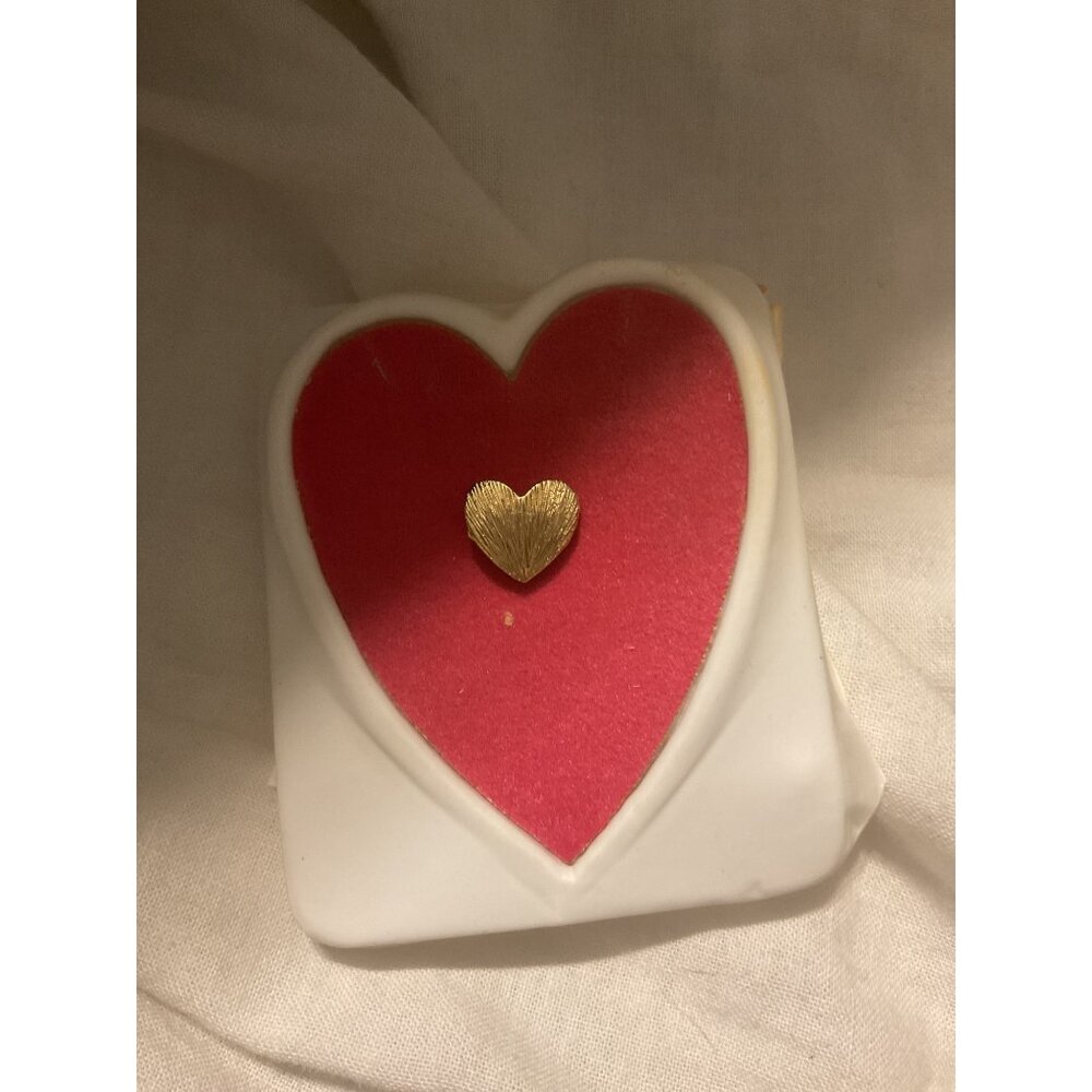 Heart-Shaped Gold Tone Lapel Pin Brooch Collar